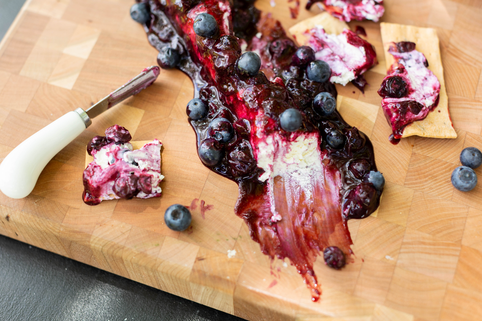 Lil' Moo Blueberry Log Appetizer